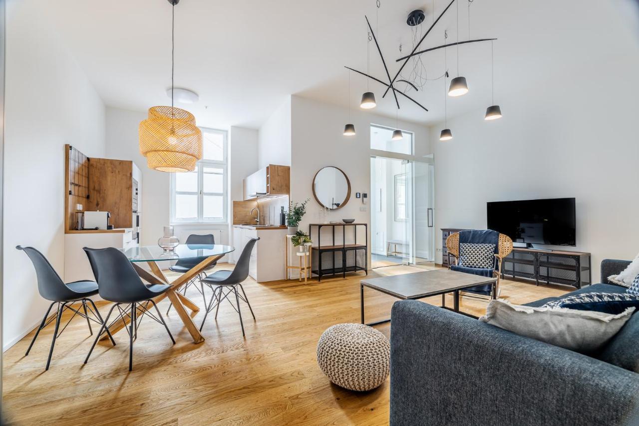Elegant Apartments Located In The Centre Of براغ المظهر الخارجي الصورة