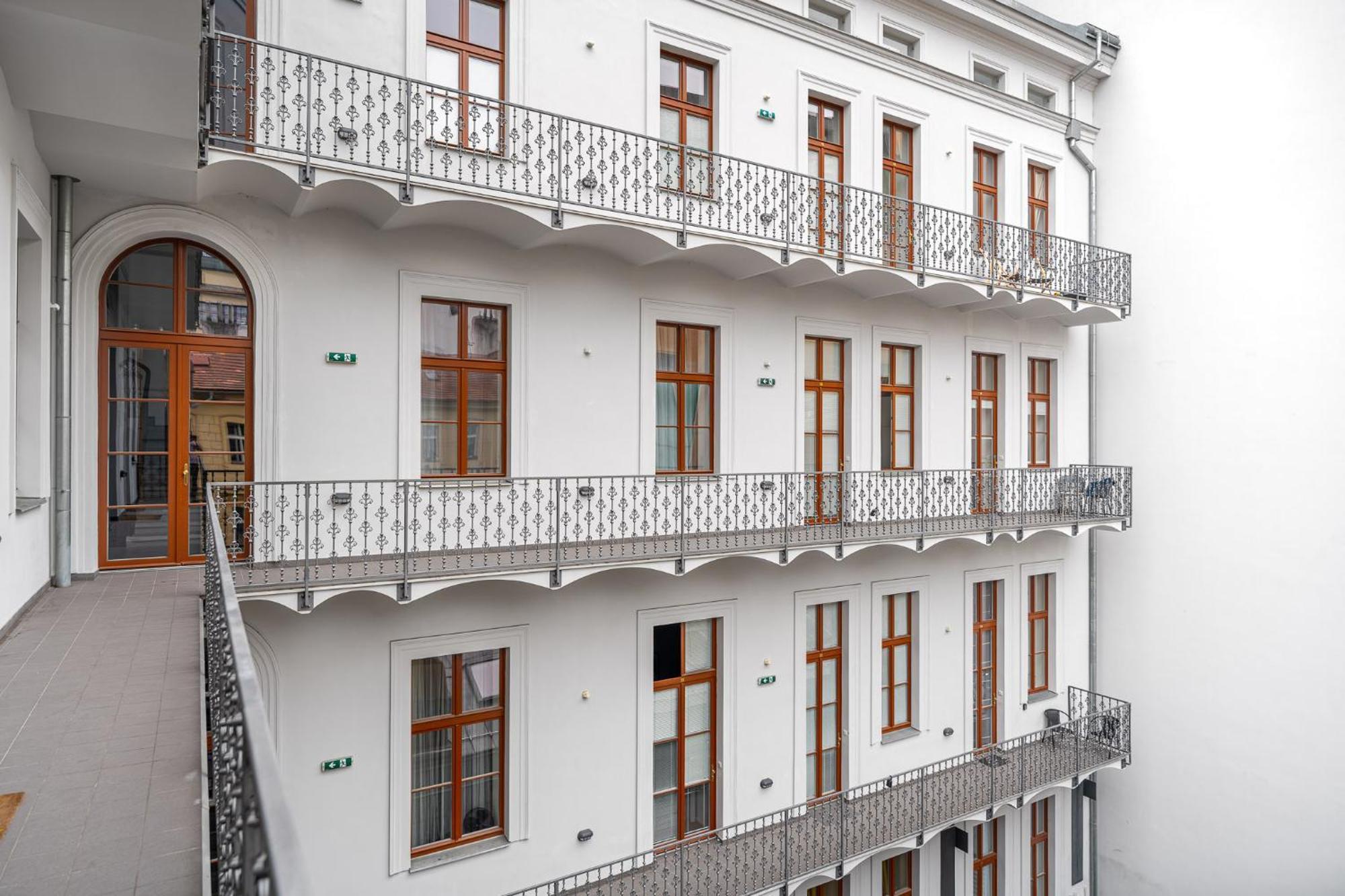 Elegant Apartments Located In The Centre Of براغ المظهر الخارجي الصورة